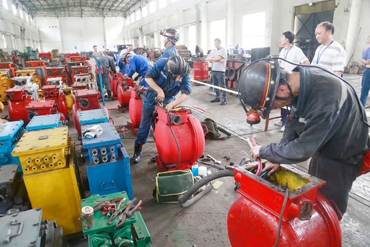 威信煤炭开展电缆接线、钢管焊接技术比武活动